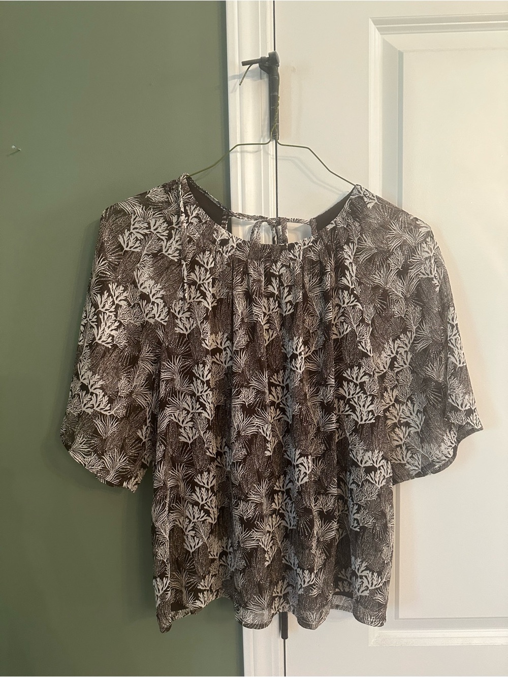 LOFT Brown and White Botanical Tie-Back Flutter Top